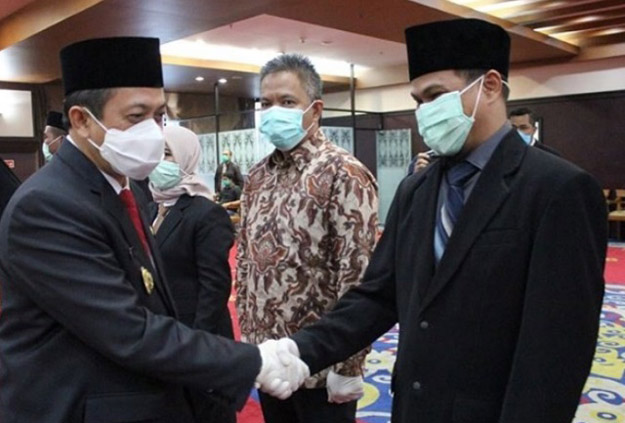 Melantik Komisioner KI Kaltim, ini pesan Hadi Muliady 