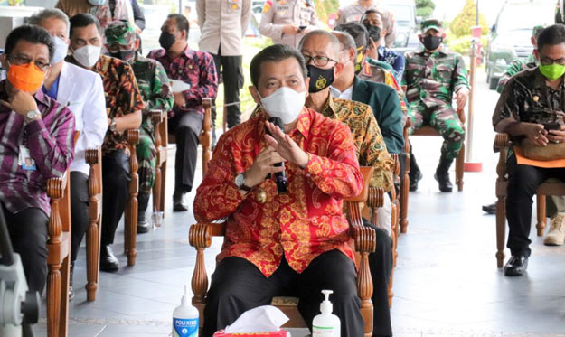 Hadi Mulyadi: Masyarakat Kaltim Jangan Takut Di Vaksin Â 