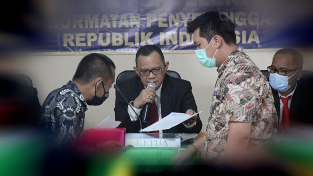 Erlyando Saputra Dicopot Dari Ketua KPU Kukar