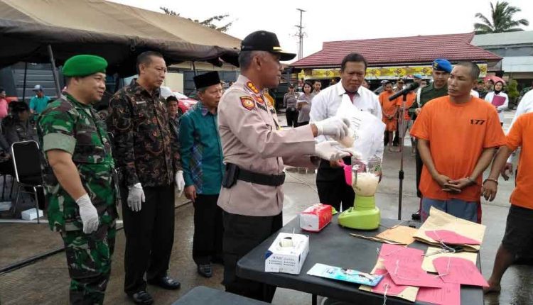 Ribuan Botol Miras dan Sabu 1 Kg, Dimusnahkan Polresta Samarinda