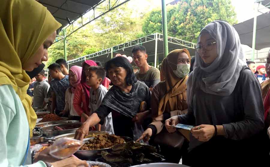Asik, Berburu 'Wadai' di Wisata Belanja Ramadan GOR Segiri,,,  
