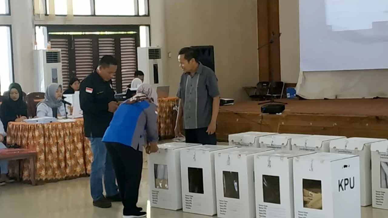 Rampungkan Pleno KPUD, Pemilu Kubar, Lancar Terkendali 