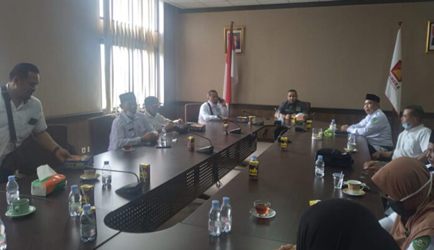  Akhmed Reza Fachlevi Terima Curhatan Kades se-Kecamatan Anggana