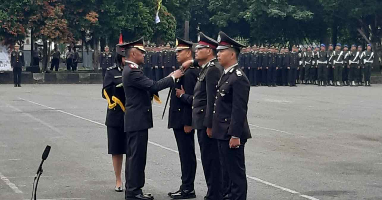 Tiga Orang Perwakilan Personel Polresta Samarinda Terima Tanda Kehormatan Dari Presiden RI