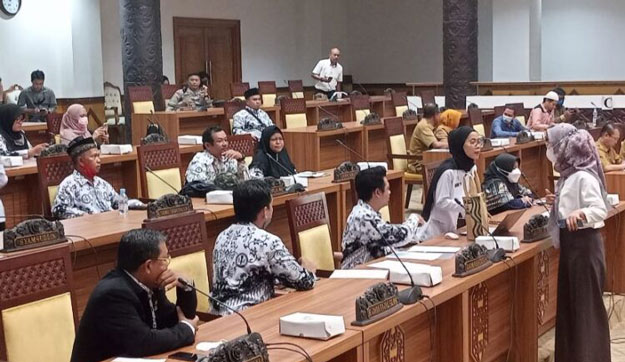 Hearing Pembahasan Gaji dan TPP Tertunda Â 