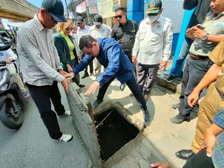 Selain Tinjau Flyover Yang Retak, Komisi III DPRD Juga Periksa Drainase Â 