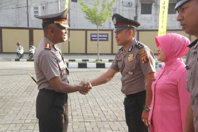  71 Orang Personel Polresta Samarinda Mendapat Kenaikan Pangkat 