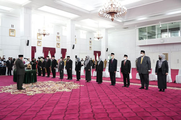 Inilah 13 Pejabat Eselon II Yang Dilantik Gubernur Kaltim 