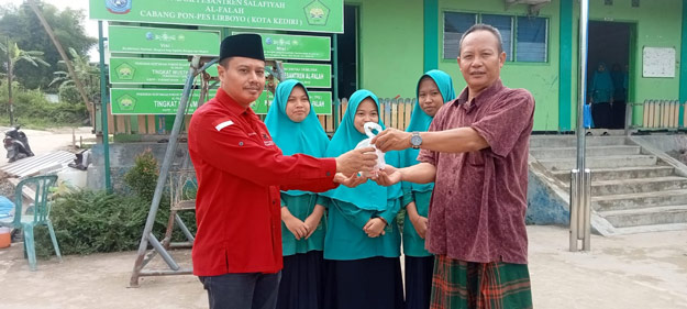 Rayakan Harla ke 50 Tahun, PDI Perjuangan Bagikan Makanan Sehat