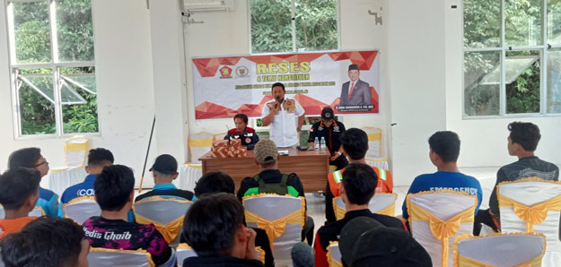 Para Relawan Curhat ke Fuad Fakhruddin Â 