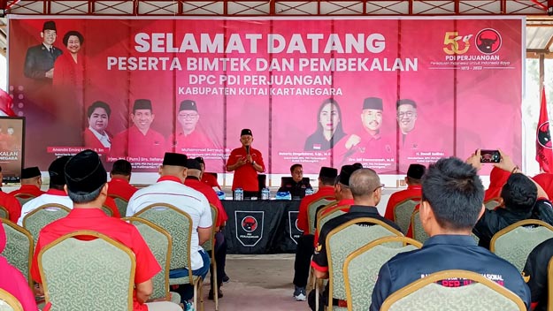 PDI Perjuangan Kaltim Gelar Bimtek dan Pembekalan Di Kukar 