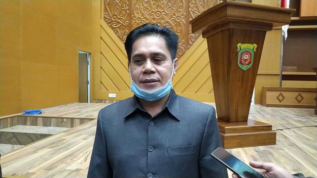  Helmi Abdullah Pimpin Rapat Paripurna