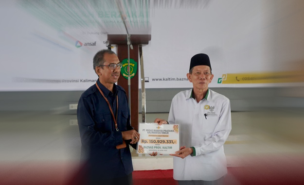PT MMPKT Serahkan Zakat Senilai Rp 150 Juta di Baznas Kaltim