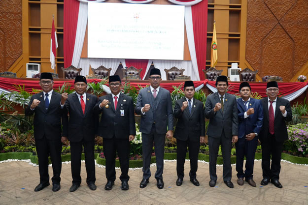 Hadiri Rapat Paripurna DPRD Samarinda, PJ Gubernur Kaltim Berpesan Ini