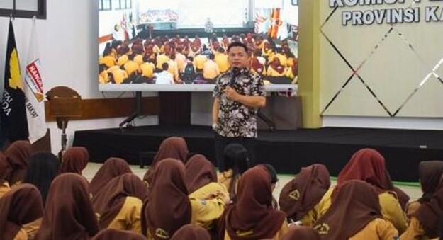 SMA 5 Samarinda Bertandang Ke KPU Kaltim