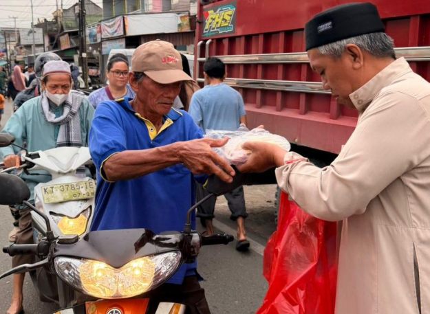 Menghidupkan Berkah: Dari Masjid, Berbagi Nasi Kuning, Hingga Menjalin Ukhuwah