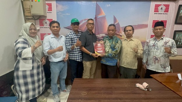 Irwan Fecho Ikut Ambil Formulir Ketua KKSS Kaltim, Diwakili Akbar Jaya