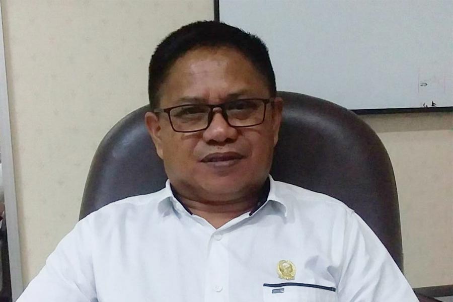 Elnatan Pasambe, Proritaskan Pembangunan Infrastruktur Sekolah dan Air Bersih.