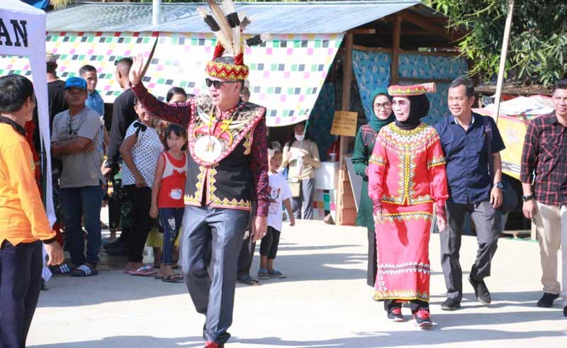 Syaharie Jaang Hadiri Hudoq Cross Border di Kampung Kelahirannya, Mahulu (1)