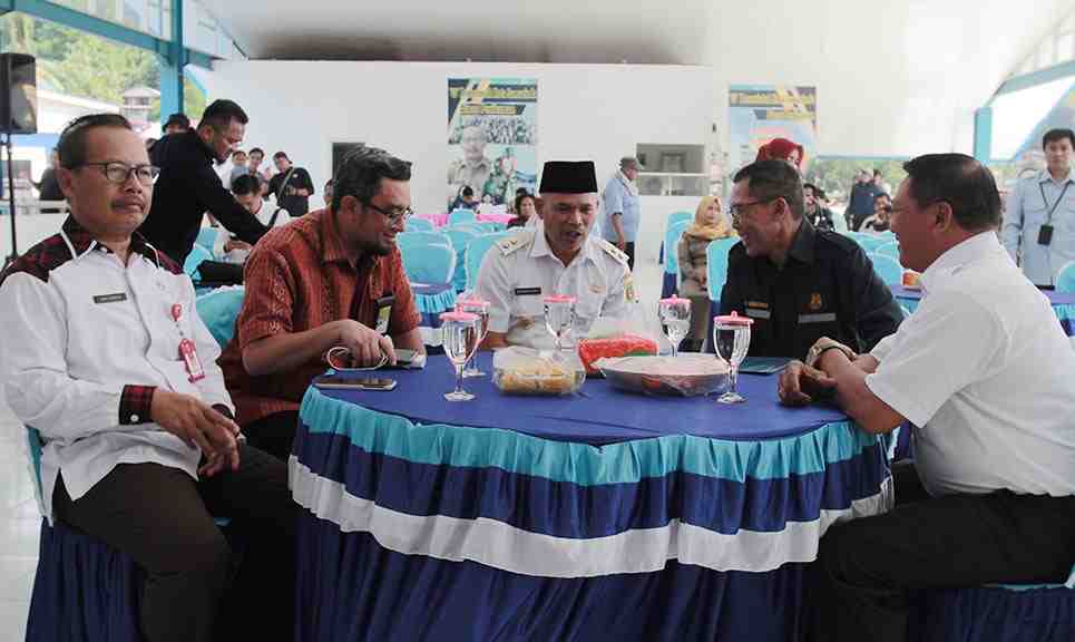  137 Paket Mesin Kapal BBG Diserahkan ke NelayanÂ 