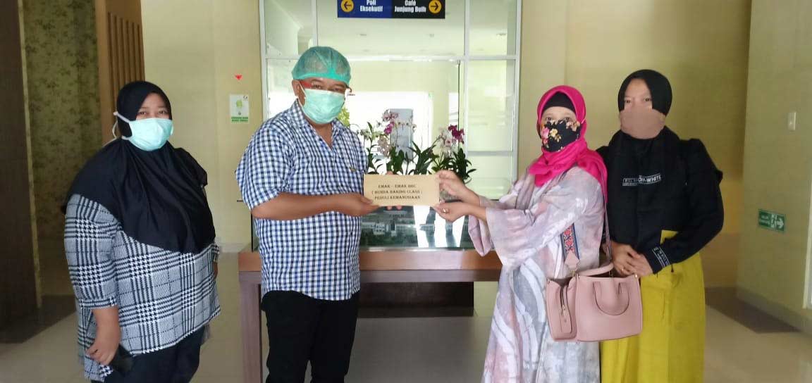 Peduli Paramedis, Emak-Emak BBC Gelar Aksi Galang Dana