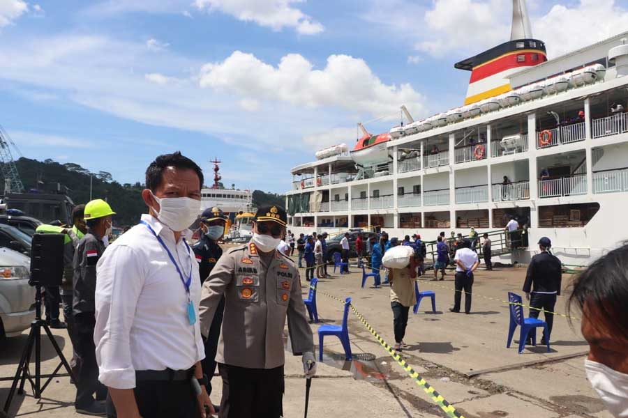 Putus Rantai Covid 19 Polresta Samarinda Menerapkan Protokol Kesehatan Bagi Semua Penumpang Kapal