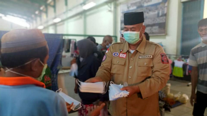Bupati Kukar Edi Damansyah, Bagikan 34 Ribu Masker Untuk Masyarakat 