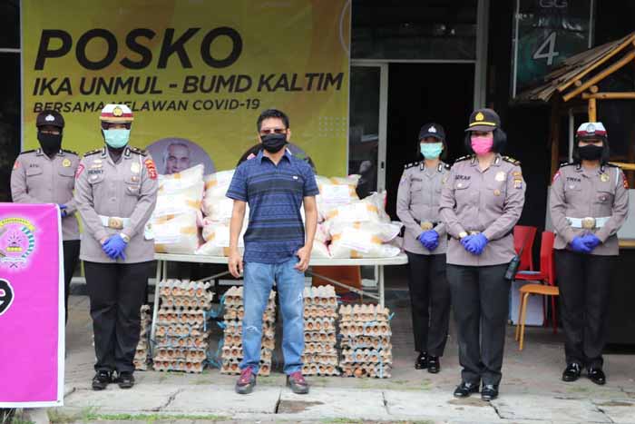 Bayangkari dan Polresta Samarinda, Bagikan Ratusan Sembako ke Masyarakat Â 