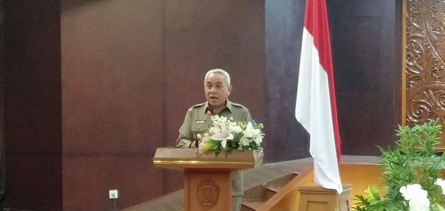 Buka Acara, Isran Noor Pukul Mic dengan Jam Tangan 