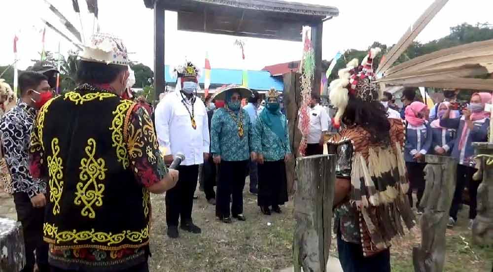 Disambut Meriah, Bupati Kukar, Edi Damansyah, Canangkan Sungai Bawang Sebagai Desa Wisata