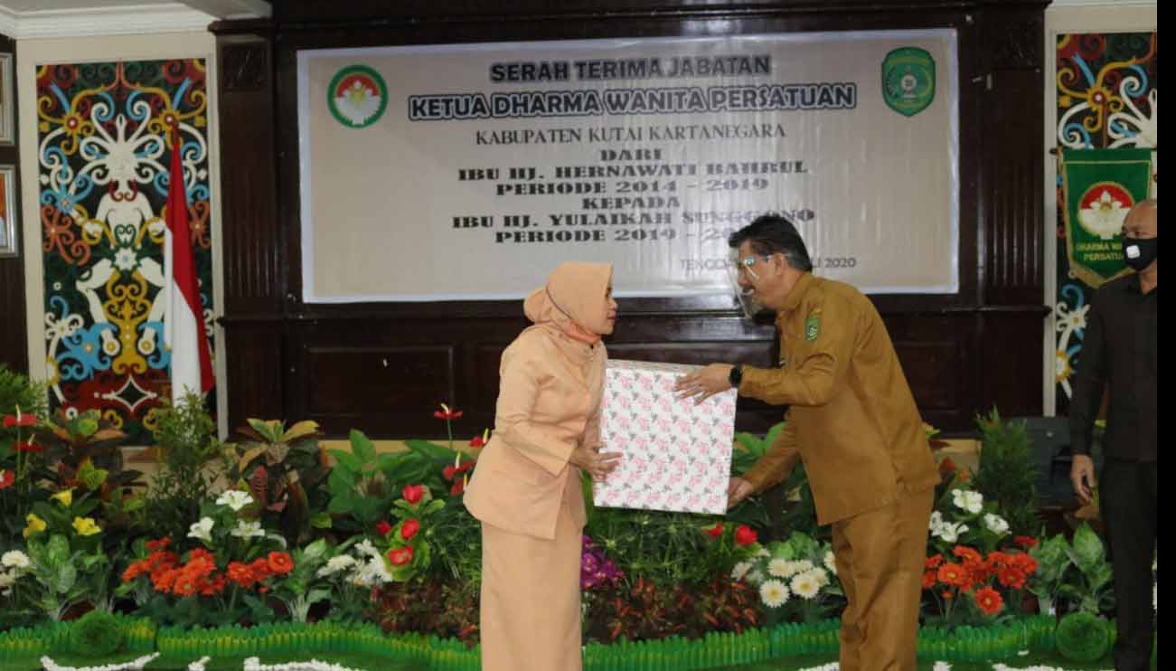 Hj Yulaikah Sunggono Resmi Pimpin Darma Wanita Kukar