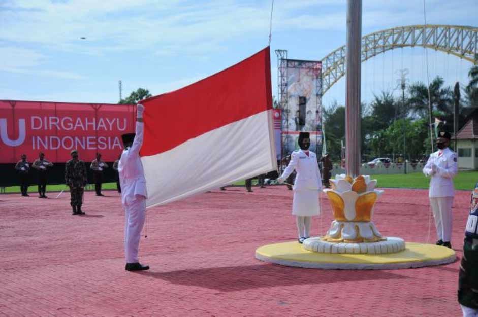Bupati Kukar, Edi Damansyah Pimpin Upacara HUT Ke-75 RI